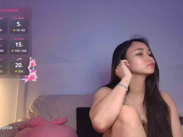 RozyElle webcam