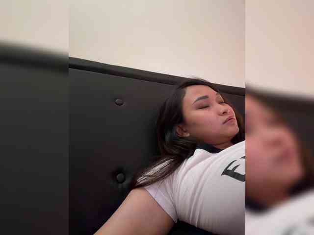 RozyElle webcam