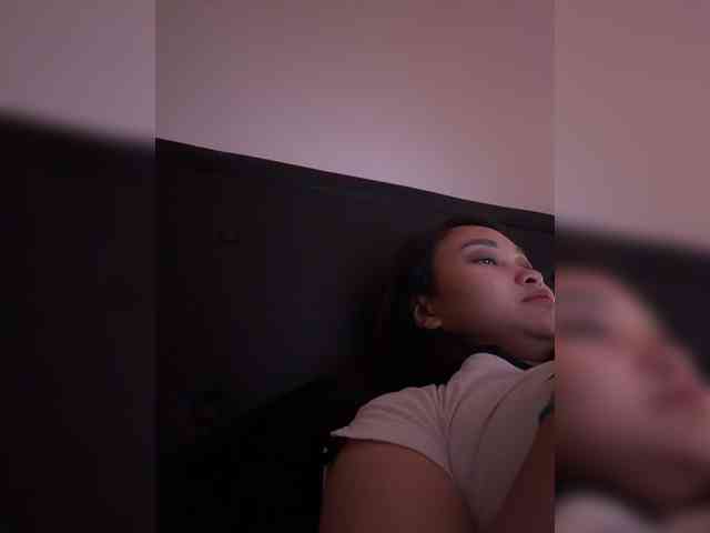 RozyElle webcam
