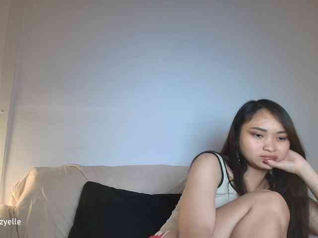 Model: RozyElle