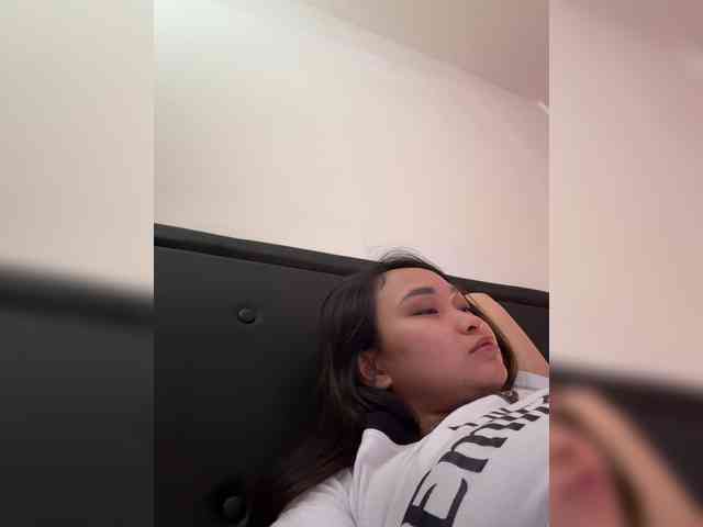 RozyElle webcam