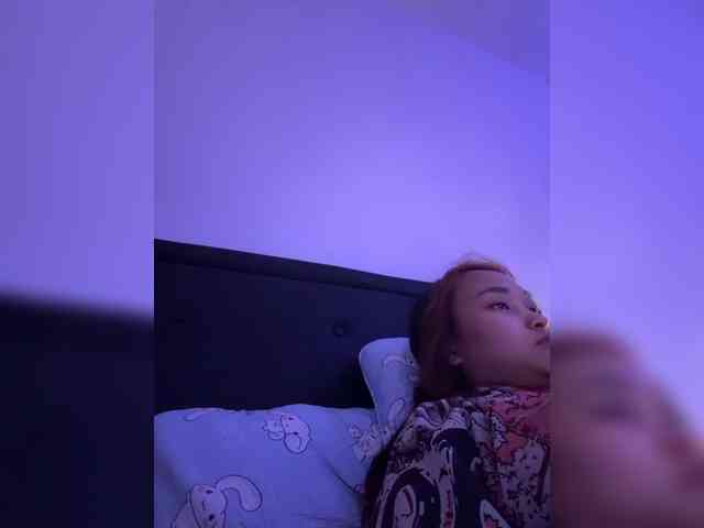 RozyElle webcam