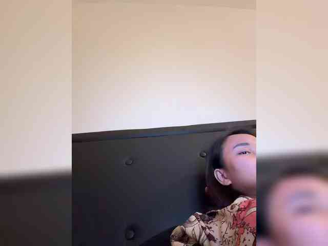 RozyElle webcam