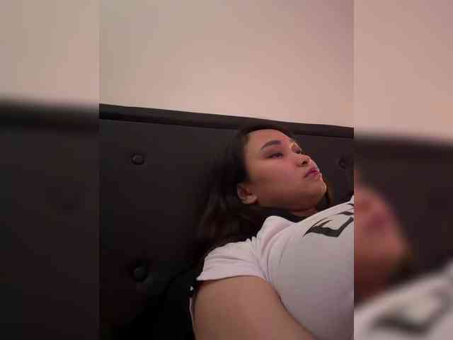 RozyElle webcam