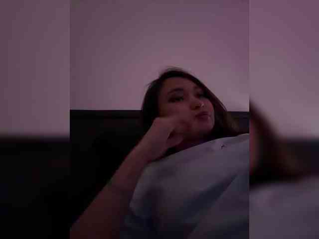 RozyElle webcam