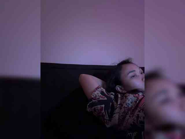 RozyElle webcam