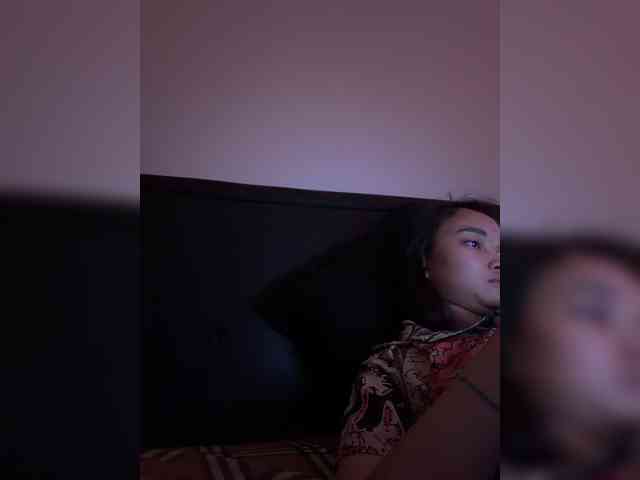 RozyElle webcam