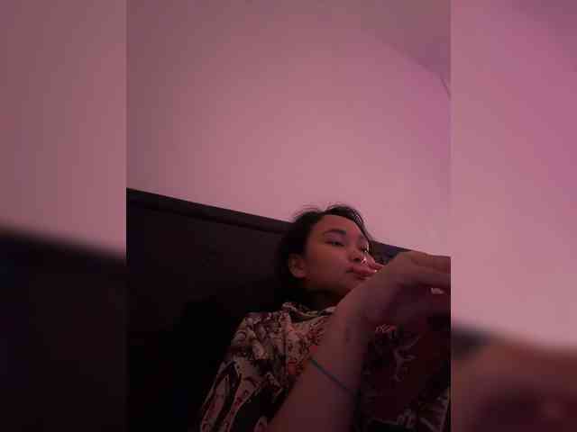 RozyElle webcam