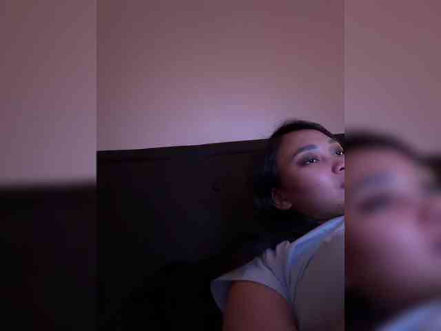 RozyElle webcam