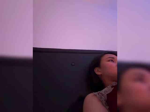 RozyElle webcam