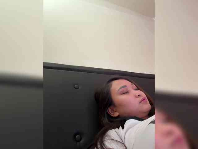 RozyElle webcam