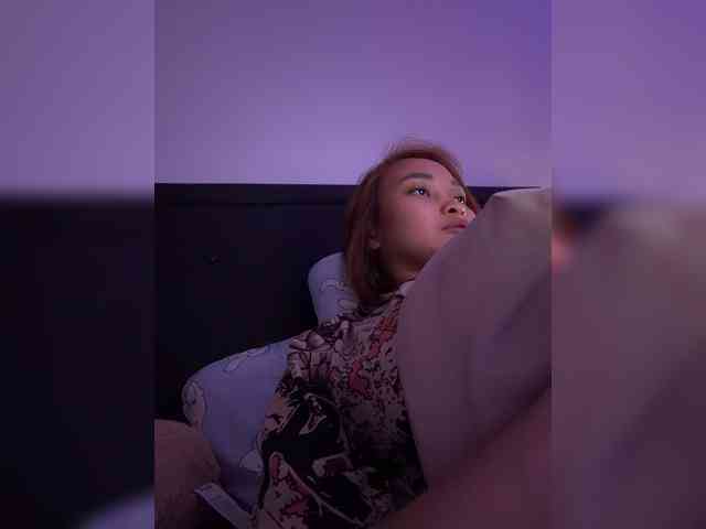 RozyElle webcam