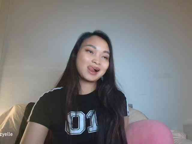 RozyElle webcam