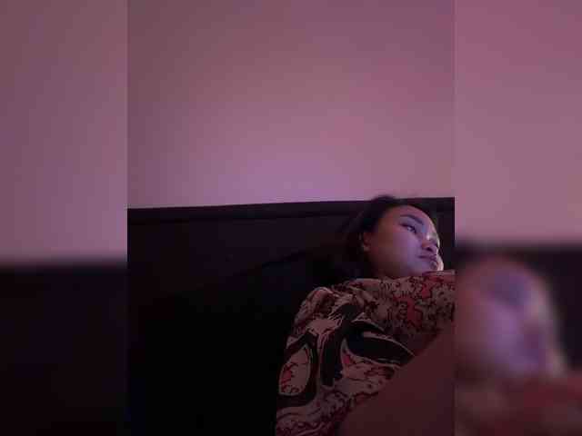 RozyElle webcam