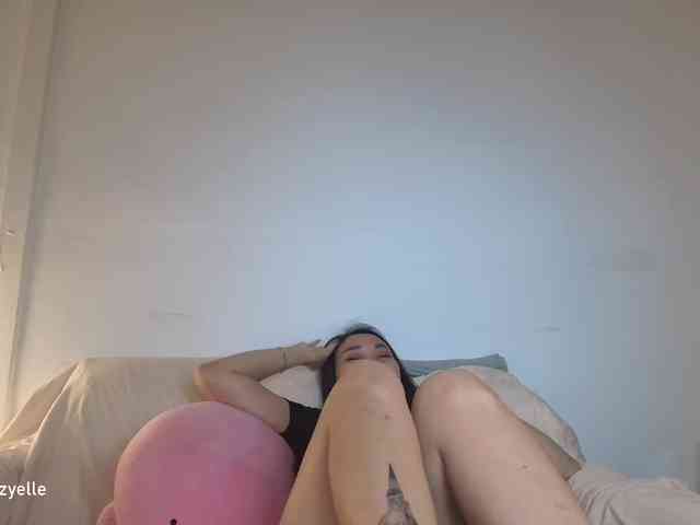 RozyElle webcam