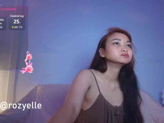 RozyElle webcam