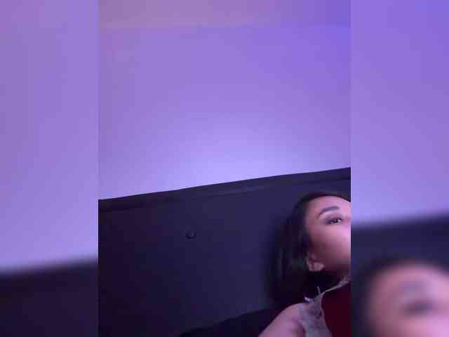 RozyElle webcam