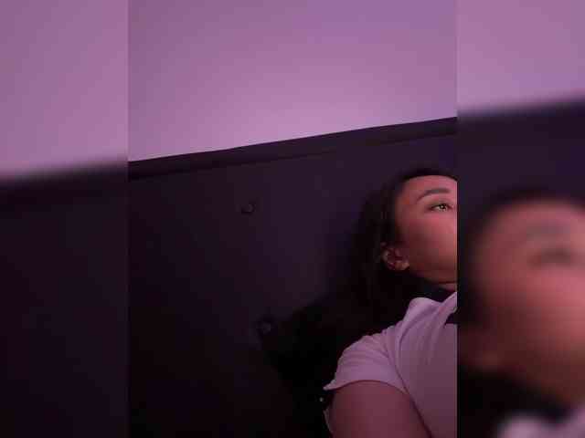 RozyElle webcam