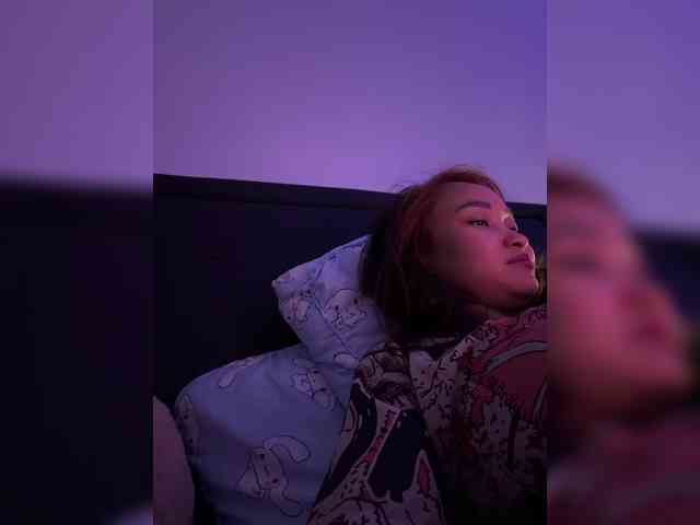 RozyElle webcam