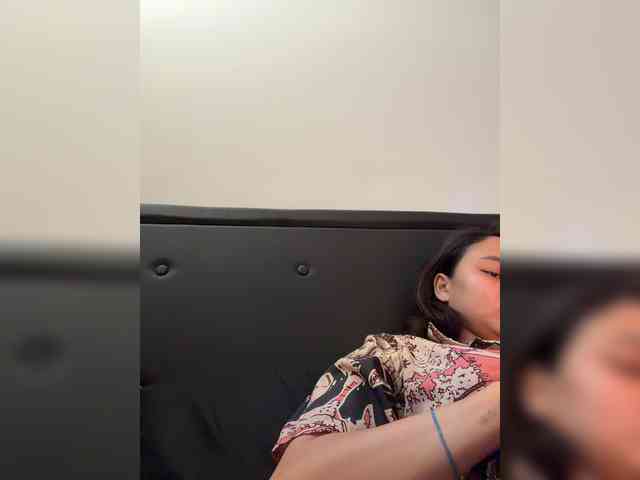 RozyElle webcam