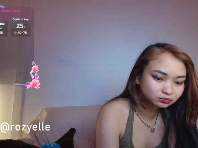 RozyElle webcam