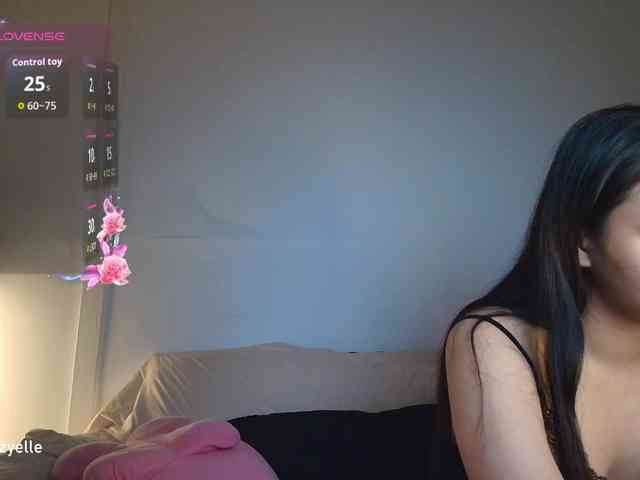 RozyElle webcam