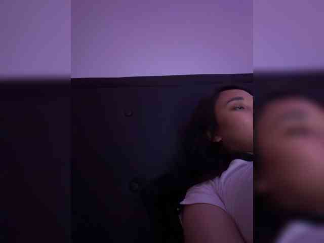RozyElle webcam