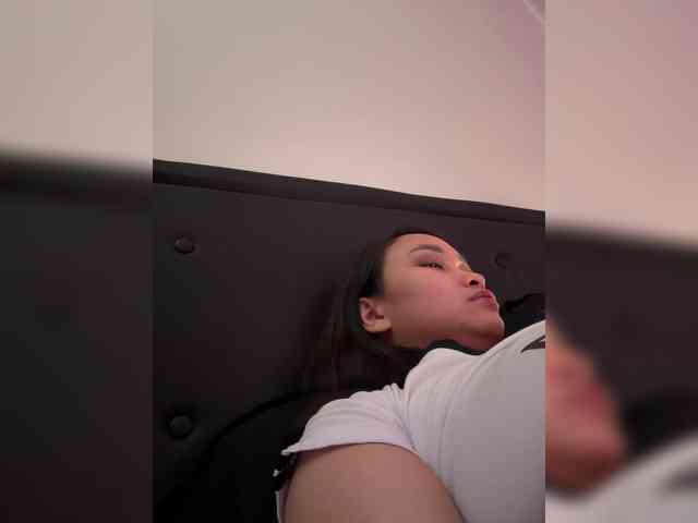 RozyElle webcam