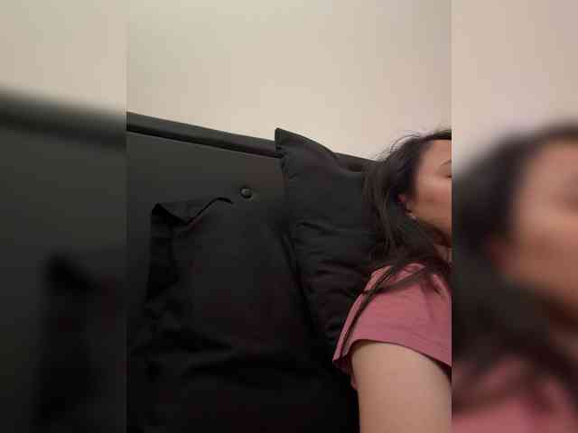 RozyElle webcam