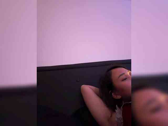 RozyElle webcam