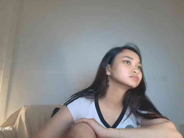 RozyElle webcam
