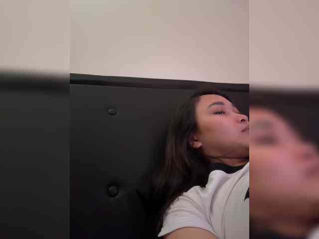 RozyElle webcam