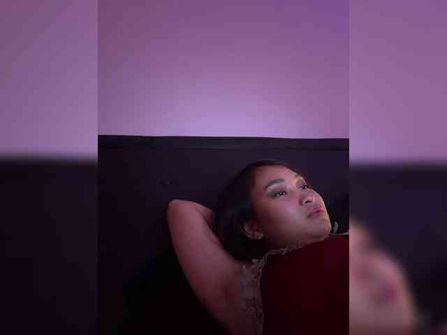 RozyElle webcam