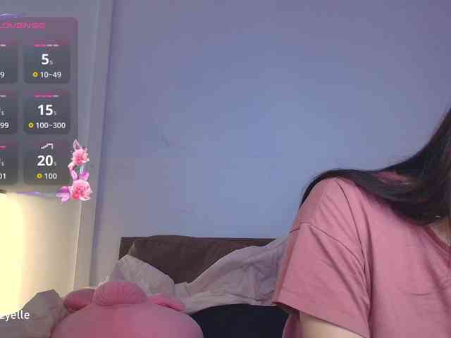 RozyElle webcam