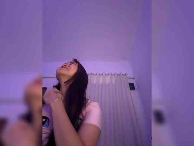 RozyElle webcam