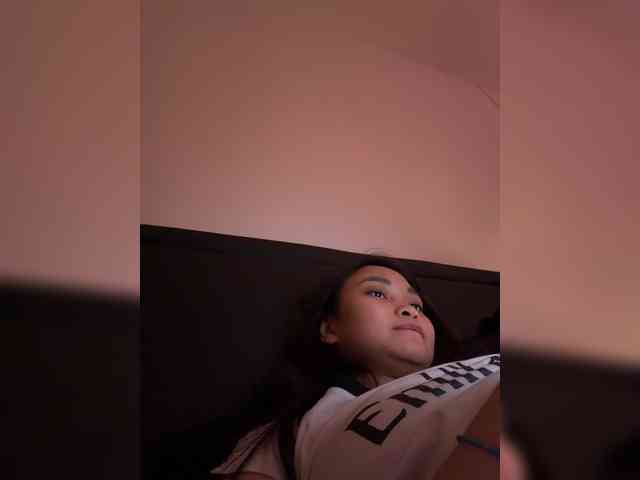 RozyElle webcam