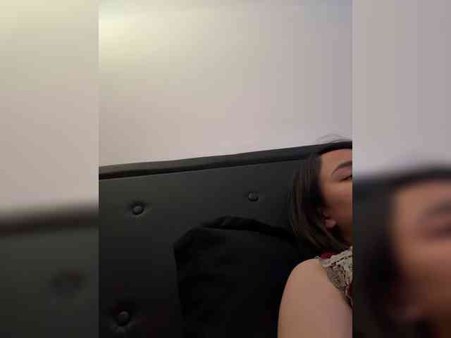 RozyElle webcam