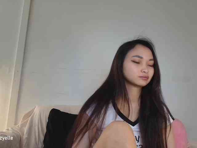 RozyElle webcam