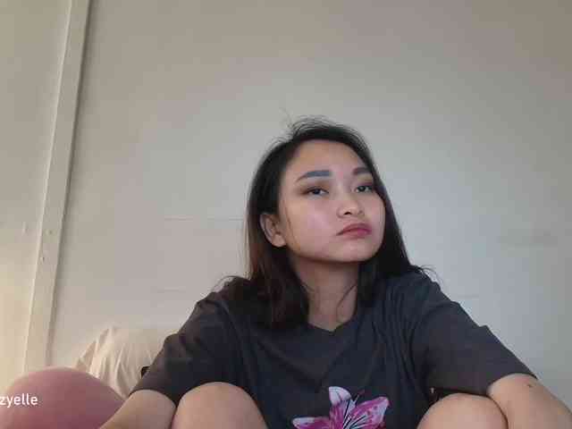 RozyElle webcam