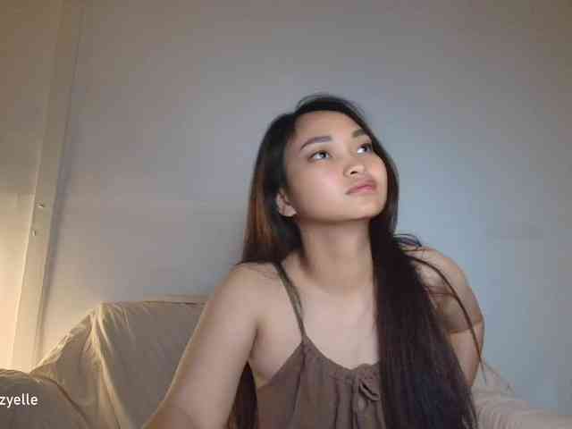 RozyElle webcam