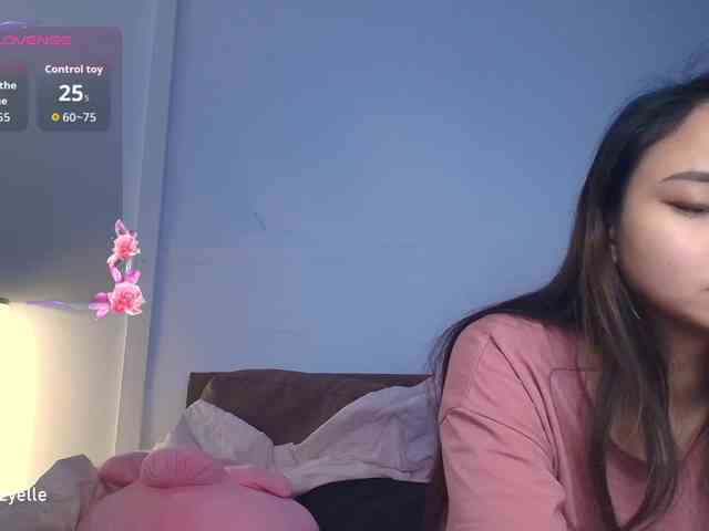 RozyElle webcam