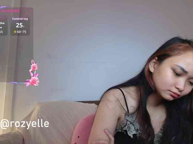 RozyElle webcam