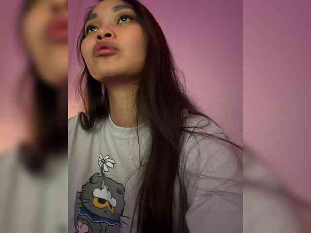RozyElle webcam