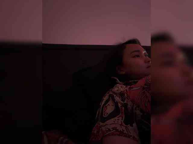 RozyElle webcam