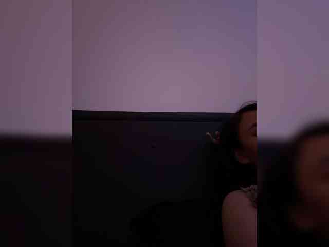RozyElle webcam