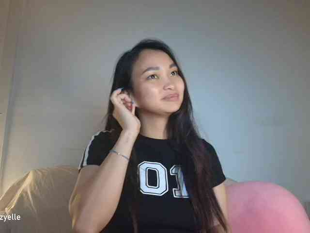 RozyElle webcam
