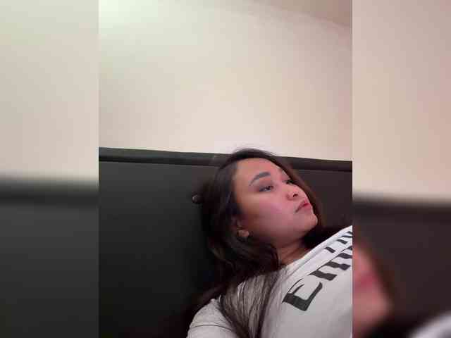 RozyElle webcam