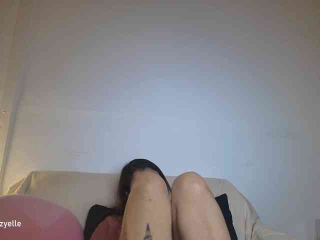 RozyElle webcam