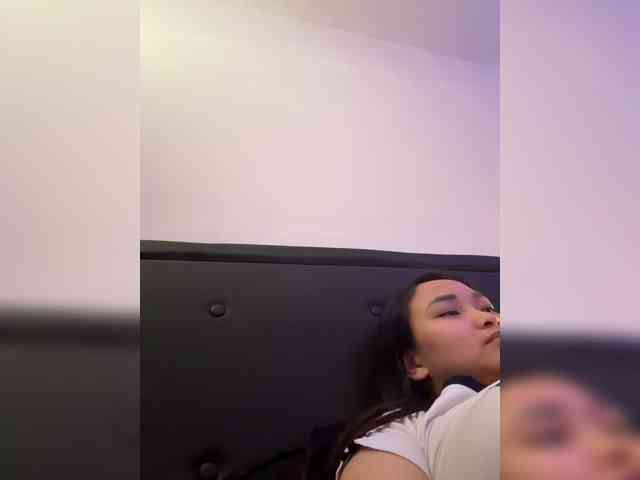 RozyElle webcam