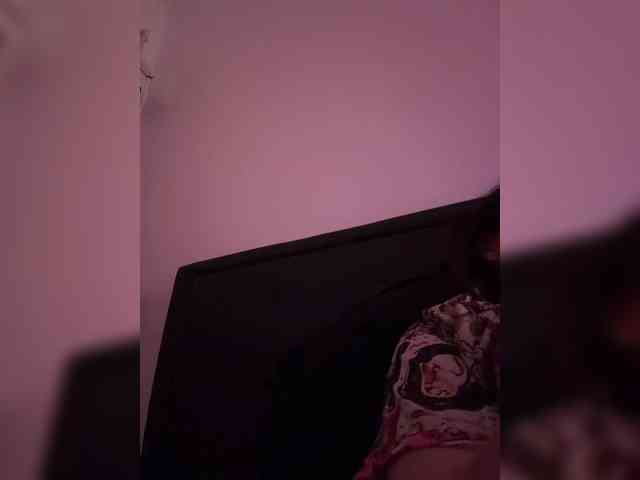 RozyElle webcam